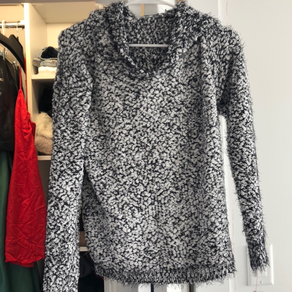 Fuzzy black and white sweatshirt